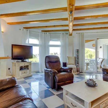 Marisol Villa *