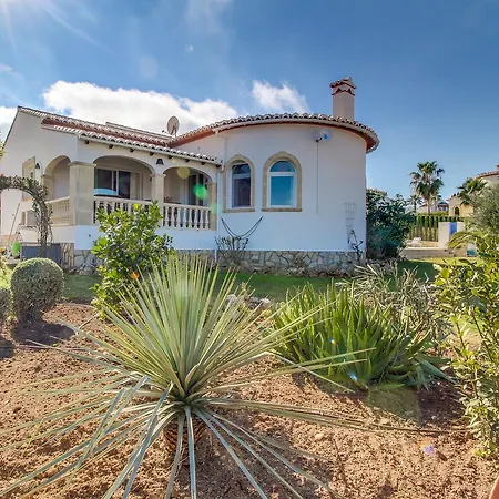 Marisol Villa